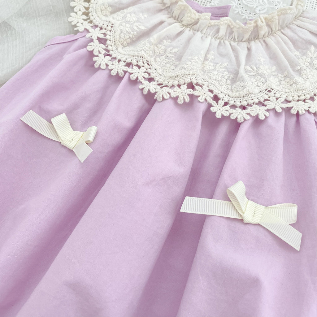 Sisters Lace Petal Collar Outfit