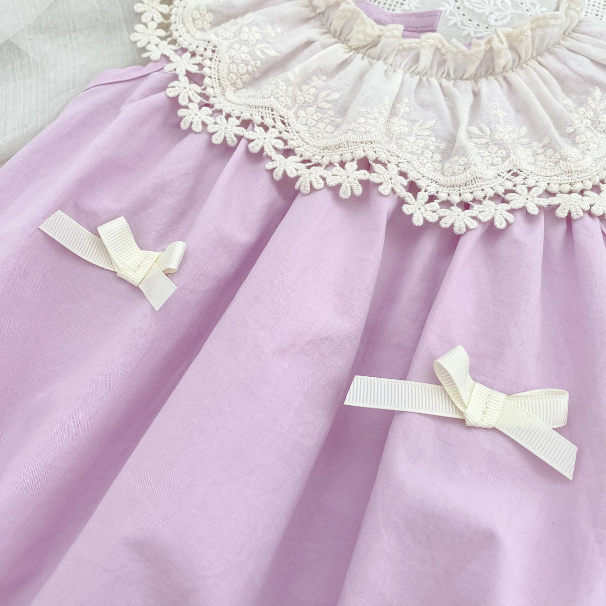 Sisters Lace Petal Collar Outfit