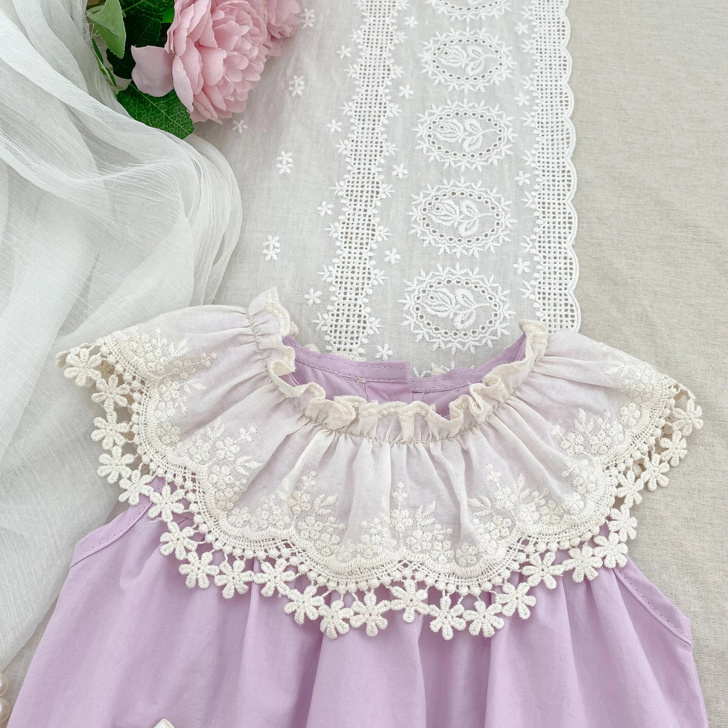 Sisters Lace Petal Collar Outfit