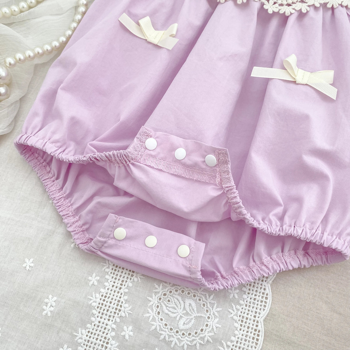 Sisters Lace Petal Collar Outfit